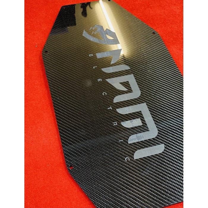 Achat de deck carbone FUNTROTT Nami Burn-E au meilleur prix sur Funtrott.fr, Livraison 24H/48H