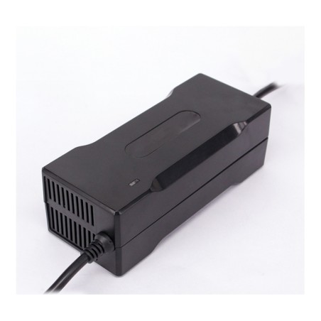 Achat de Chargeur 84v 1,4 Ah thunder 2 Norme CE au meilleur prix sur Funtrott.fr, Livraison 24H/48H