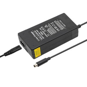 Chargeur 36V (sortie 42v) 2A DC connecteur 5,5x2,5mm pour Cecotec Ousider/Bongo série A